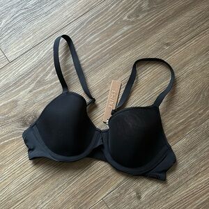 NWT SKIMS No Show Unlined Demi Bra
